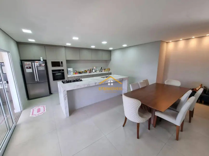 Foto 1 de Sobrado com 3 quartos à venda, 300m2 em Jardim Maria Helena, Nova Odessa - SP
