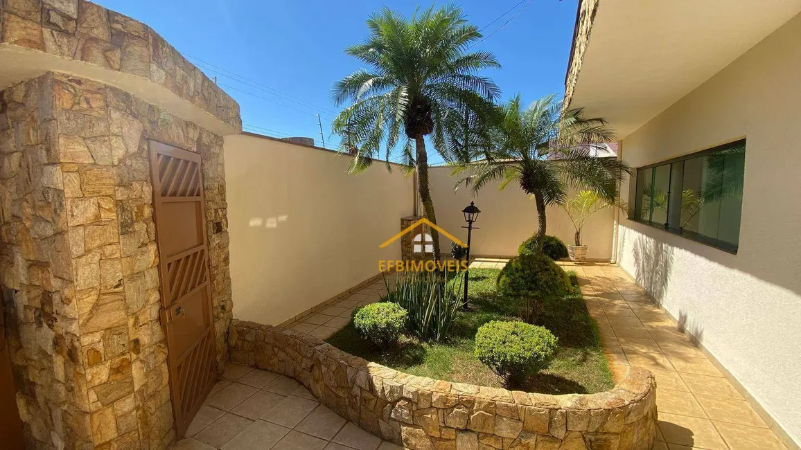 Foto 2 de Sobrado com 4 quartos à venda, 360m2 em Residencial Boa Vista, Americana - SP