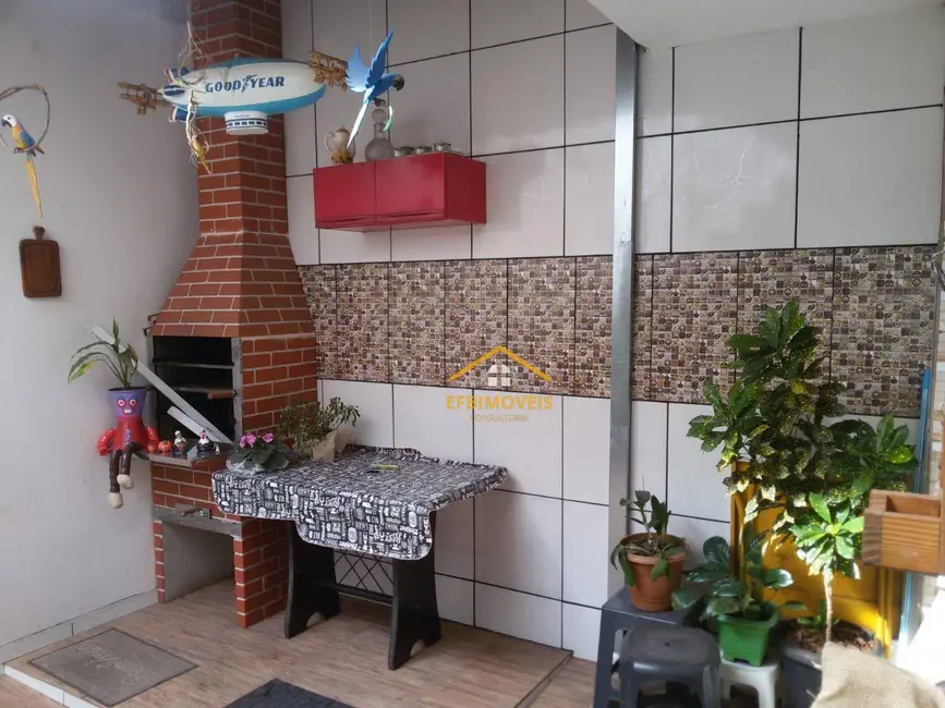 Sobrado com 4 quartos à venda, 180m2 em Jardim Santa Rosa, Nova Odessa - SP - imagem 1 Foto 1 de Sobrado com 4 quartos à venda, 180m2 em Jardim Santa Rosa, Nova Odessa - SP