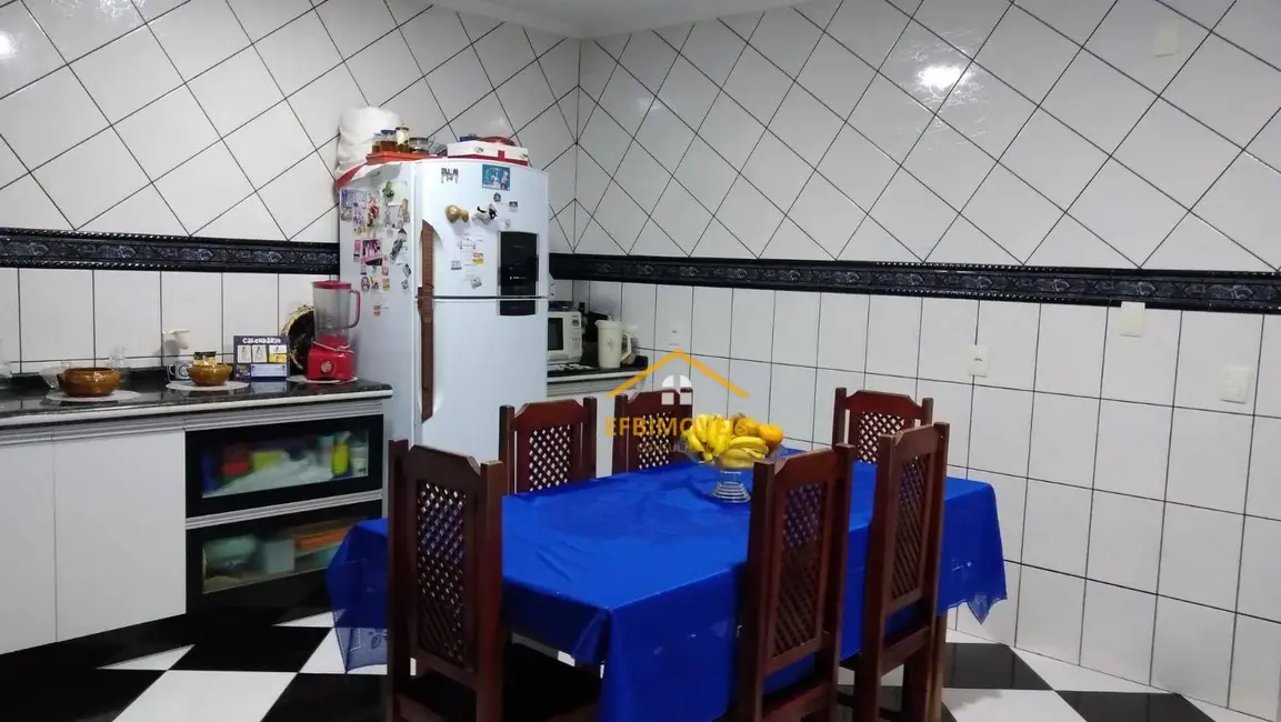 Sobrado com 4 quartos à venda, 180m2 em Jardim Santa Rosa, Nova Odessa - SP - imagem 5 Foto 5 de Sobrado com 4 quartos à venda, 180m2 em Jardim Santa Rosa, Nova Odessa - SP