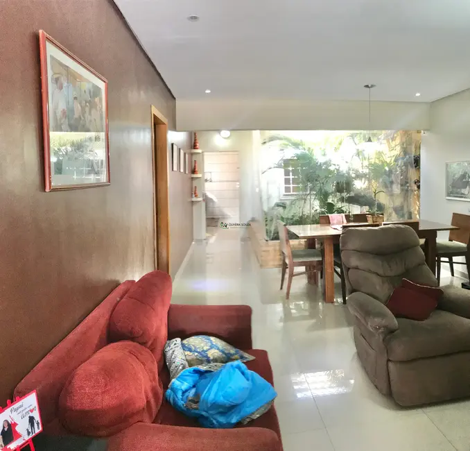 Foto 6 de Casa com 3 quartos à venda, 210m2 em Jardim Indaiá, Poa - SP