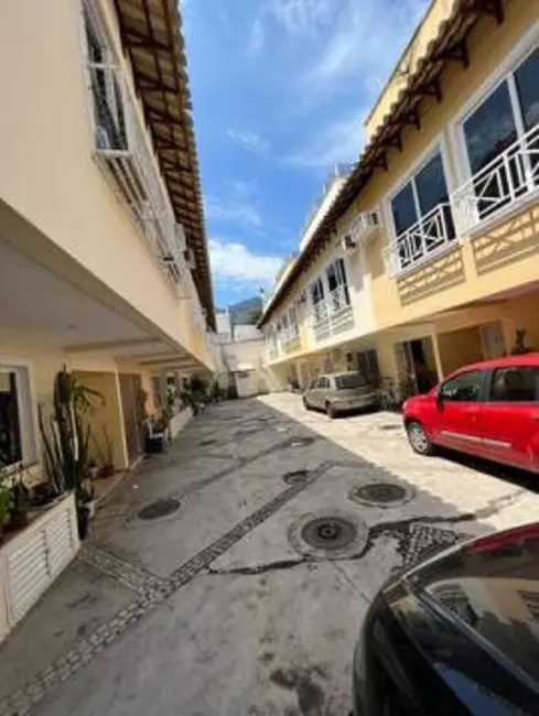 Casa de Condomínio com 3 quartos à venda, 133m2 em Anil, Rio De Janeiro - RJ - imagem 2 Foto 2 de Casa de Condomínio com 3 quartos à venda, 133m2 em Anil, Rio De Janeiro - RJ