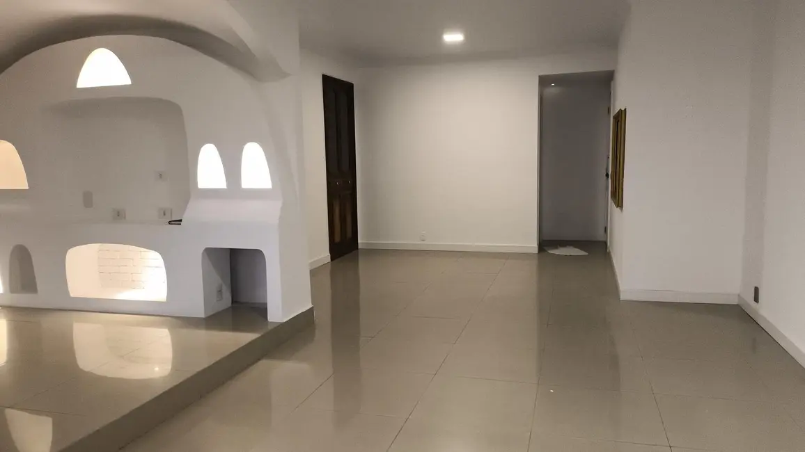Apartamento com 3 quartos para alugar, 140m2 em Barra da Tijuca, Rio De Janeiro - RJ - imagem 3 Foto 3 de Apartamento com 3 quartos para alugar, 140m2 em Barra da Tijuca, Rio De Janeiro - RJ