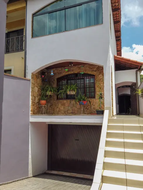 Sobrado com 3 quartos à venda, 223m2 em Parque São Domingos, São Paulo - SP - imagem 2 Foto 2 de Sobrado com 3 quartos à venda, 223m2 em Parque São Domingos, São Paulo - SP