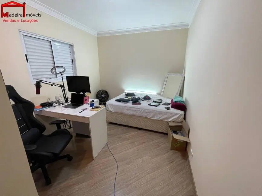 Sobrado com 3 quartos à venda, 200m2 em Conjunto Residencial Vista Verde, São Paulo - SP - imagem 5 Foto 5 de Sobrado com 3 quartos à venda, 200m2 em Conjunto Residencial Vista Verde, São Paulo - SP