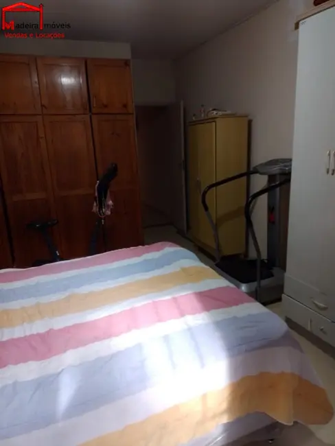 Sobrado com 3 quartos à venda, 189m2 em Jardim Mangalot, São Paulo - SP - imagem 6 Foto 6 de Sobrado com 3 quartos à venda, 189m2 em Jardim Mangalot, São Paulo - SP