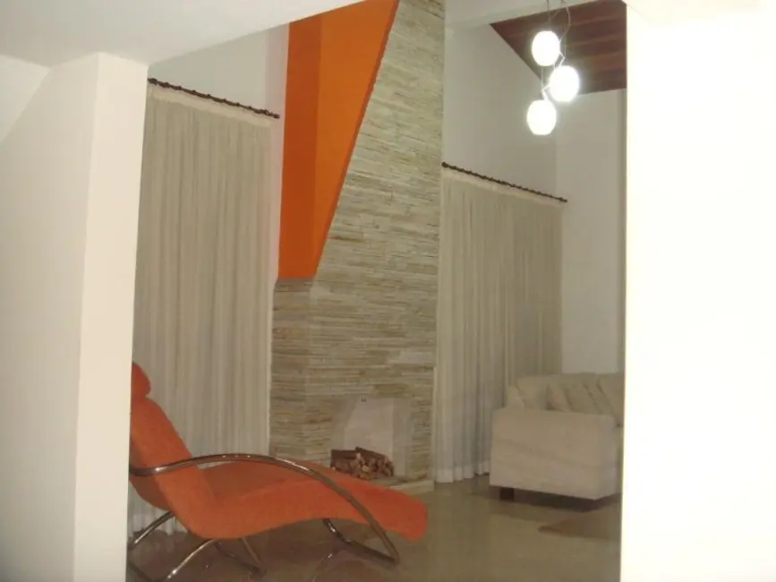 Sobrado com 3 quartos à venda, 350m2 em Jundiai - SP - imagem 4 Foto 4 de Sobrado com 3 quartos à venda, 350m2 em Jundiai - SP