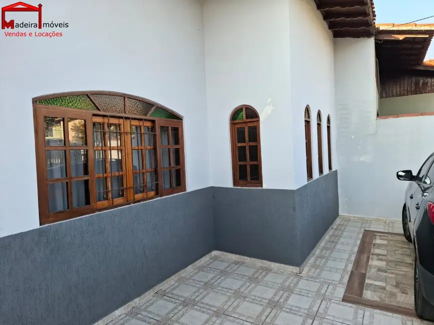 Foto 1 de Casa com 3 quartos à venda, 210m2 em Vila Mangalot, São Paulo - SP