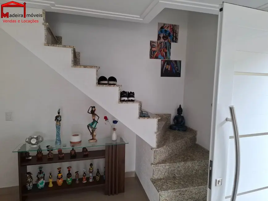 Sobrado com 3 quartos à venda, 242m2 em Jardim São Ricardo, São Paulo - SP - imagem 8 Foto 8 de Sobrado com 3 quartos à venda, 242m2 em Jardim São Ricardo, São Paulo - SP