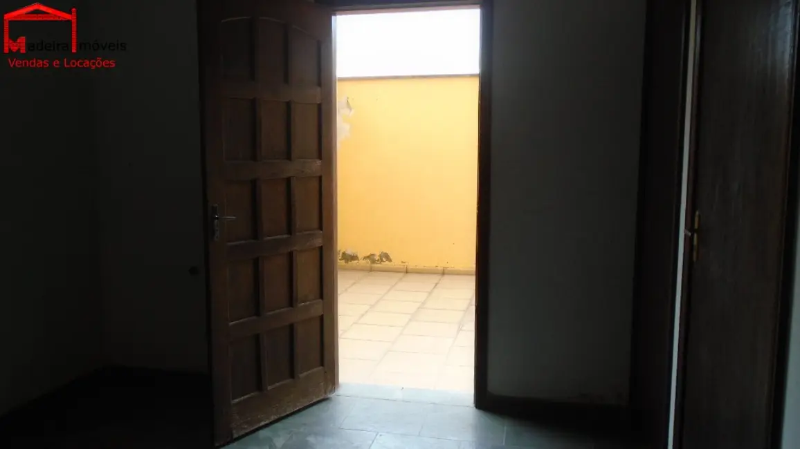 Foto 8 de Sobrado com 3 quartos para alugar, 250m2 em Jardim Regina, São Paulo - SP