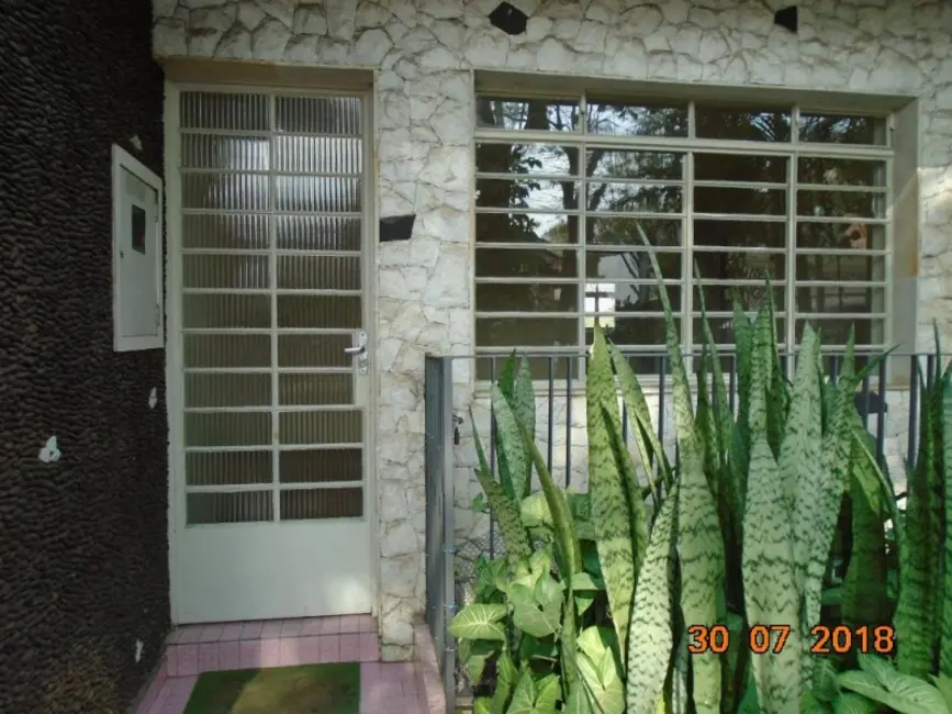 Foto 2 de Casa com 2 quartos para alugar, 80m2 em Chácara Inglesa, São Paulo - SP
