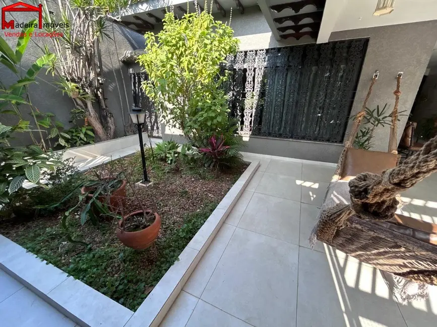 Foto 1 de Casa com 3 quartos à venda, 210m2 em Parque São Domingos, São Paulo - SP