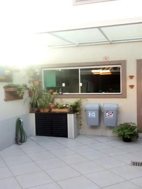 Sobrado com 3 quartos à venda, 140m2 em Parque São Domingos, São Paulo - SP - imagem 4 Foto 4 de Sobrado com 3 quartos à venda, 140m2 em Parque São Domingos, São Paulo - SP