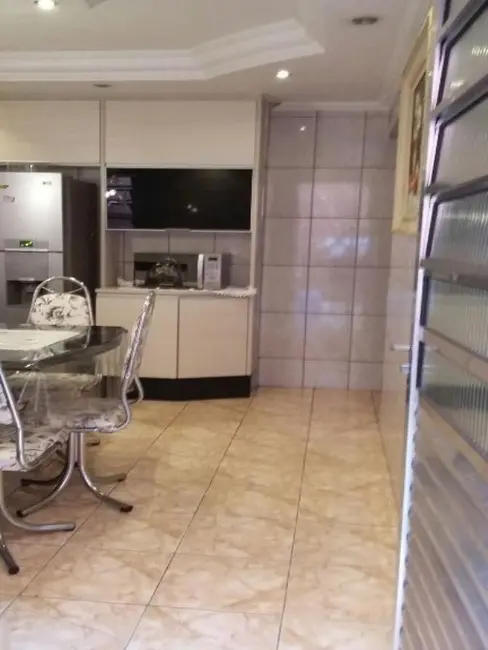 Sobrado com 4 quartos à venda, 220m2 em Jardim Santa Mônica, São Paulo - SP - imagem 2 Foto 2 de Sobrado com 4 quartos à venda, 220m2 em Jardim Santa Mônica, São Paulo - SP