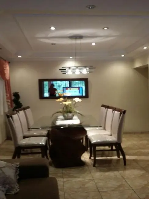 Sobrado com 4 quartos à venda, 220m2 em Jardim Santa Mônica, São Paulo - SP - imagem 7 Foto 7 de Sobrado com 4 quartos à venda, 220m2 em Jardim Santa Mônica, São Paulo - SP