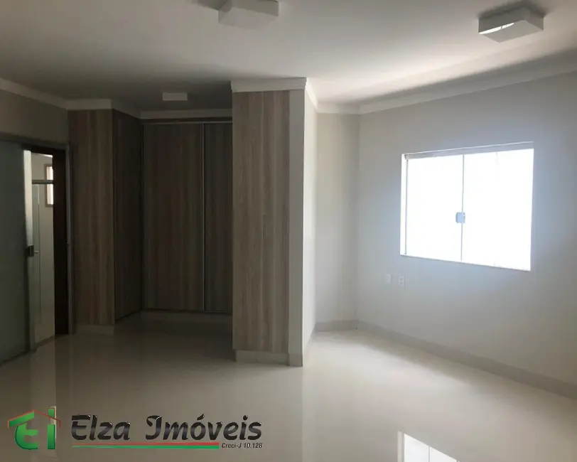 Casa com 4 quartos à venda, 298m2 em Rio Verde - GO - imagem 3 Foto 3 de Casa com 4 quartos à venda, 298m2 em Rio Verde - GO