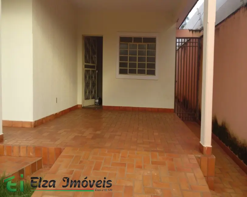 Casa com 3 quartos à venda, 419m2 em Setor Central, Rio Verde - GO - imagem 3 Foto 3 de Casa com 3 quartos à venda, 419m2 em Setor Central, Rio Verde - GO