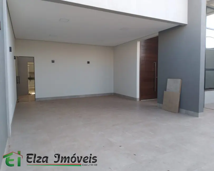 Casa com 3 quartos à venda, 255m2 em Residencial Interlagos, Rio Verde - GO - imagem 3 Foto 3 de Casa com 3 quartos à venda, 255m2 em Residencial Interlagos, Rio Verde - GO