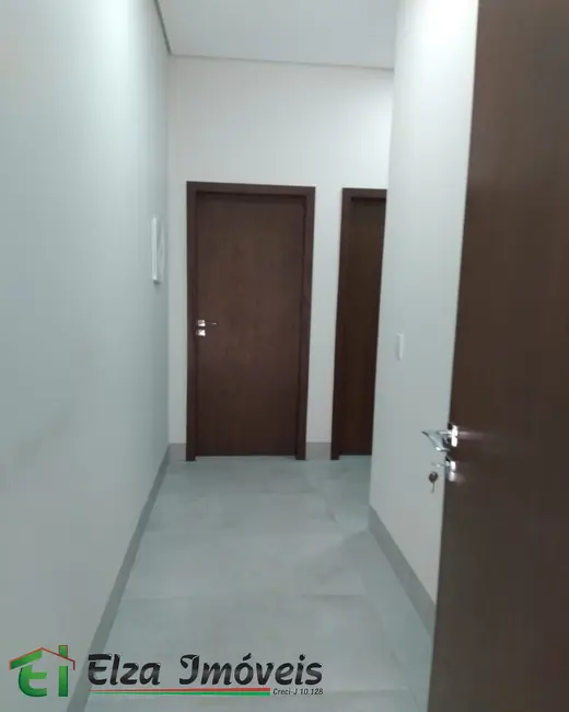 Casa com 3 quartos à venda, 255m2 em Residencial Interlagos, Rio Verde - GO - imagem 9 Foto 9 de Casa com 3 quartos à venda, 255m2 em Residencial Interlagos, Rio Verde - GO