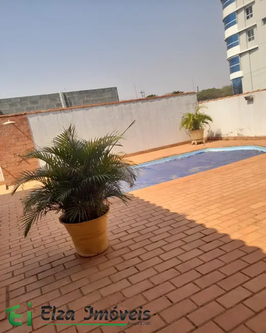Casa com 4 quartos à venda, 333m2 em Rio Verde - GO - imagem 3 Foto 3 de Casa com 4 quartos à venda, 333m2 em Rio Verde - GO