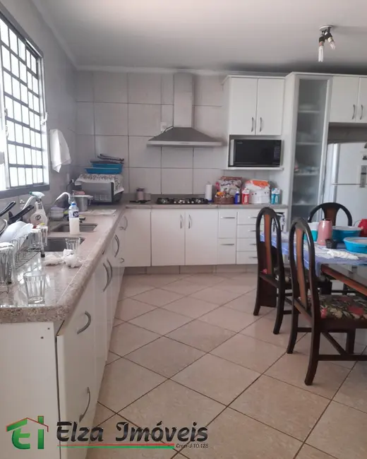 Casa com 4 quartos à venda, 333m2 em Rio Verde - GO - imagem 8 Foto 8 de Casa com 4 quartos à venda, 333m2 em Rio Verde - GO