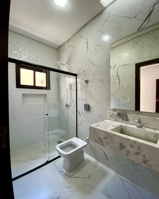 Casa com 3 quartos à venda, 203m2 em Residencial Interlagos, Rio Verde - GO - imagem 8 Foto 8 de Casa com 3 quartos à venda, 203m2 em Residencial Interlagos, Rio Verde - GO