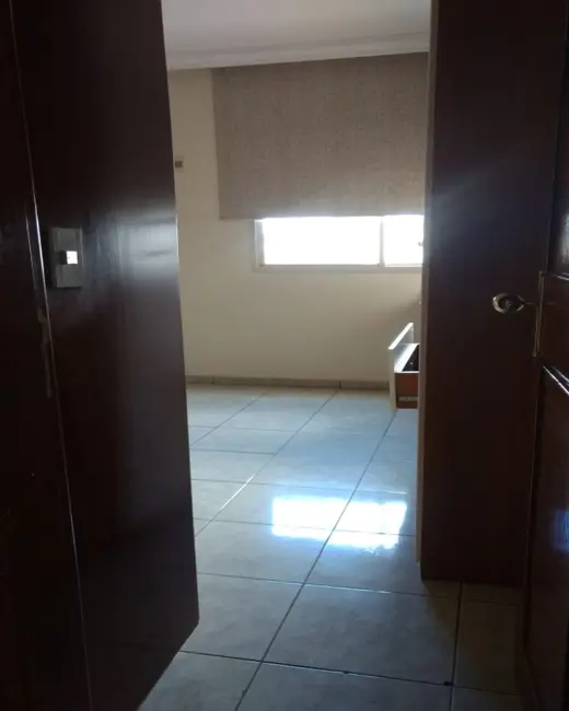 Apartamento com 3 quartos à venda, 133m2 em Setor Central, Rio Verde - GO - imagem 7 Foto 7 de Apartamento com 3 quartos à venda, 133m2 em Setor Central, Rio Verde - GO