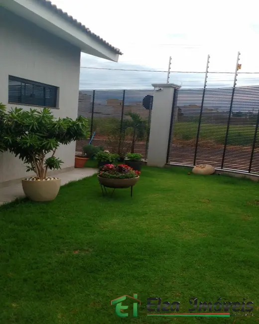 Casa com 4 quartos à venda, 300m2 em Rio Verde - GO - imagem 3 Foto 3 de Casa com 4 quartos à venda, 300m2 em Rio Verde - GO