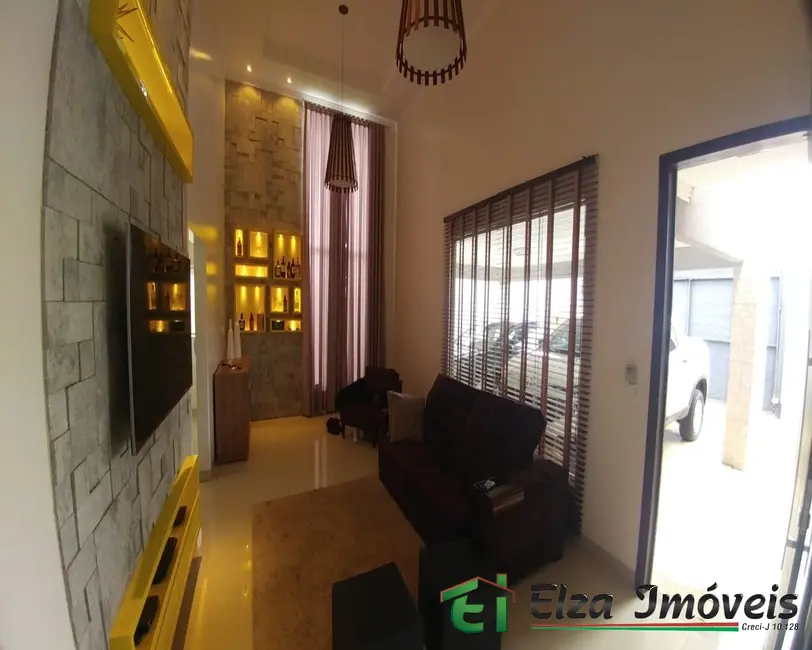Casa com 3 quartos à venda, 195m2 em Rio Verde - GO - imagem 3 Foto 3 de Casa com 3 quartos à venda, 195m2 em Rio Verde - GO