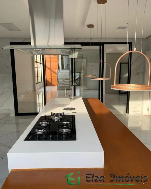 Casa com 4 quartos à venda, 350m2 em Rio Verde - GO - imagem 3 Foto 3 de Casa com 4 quartos à venda, 350m2 em Rio Verde - GO