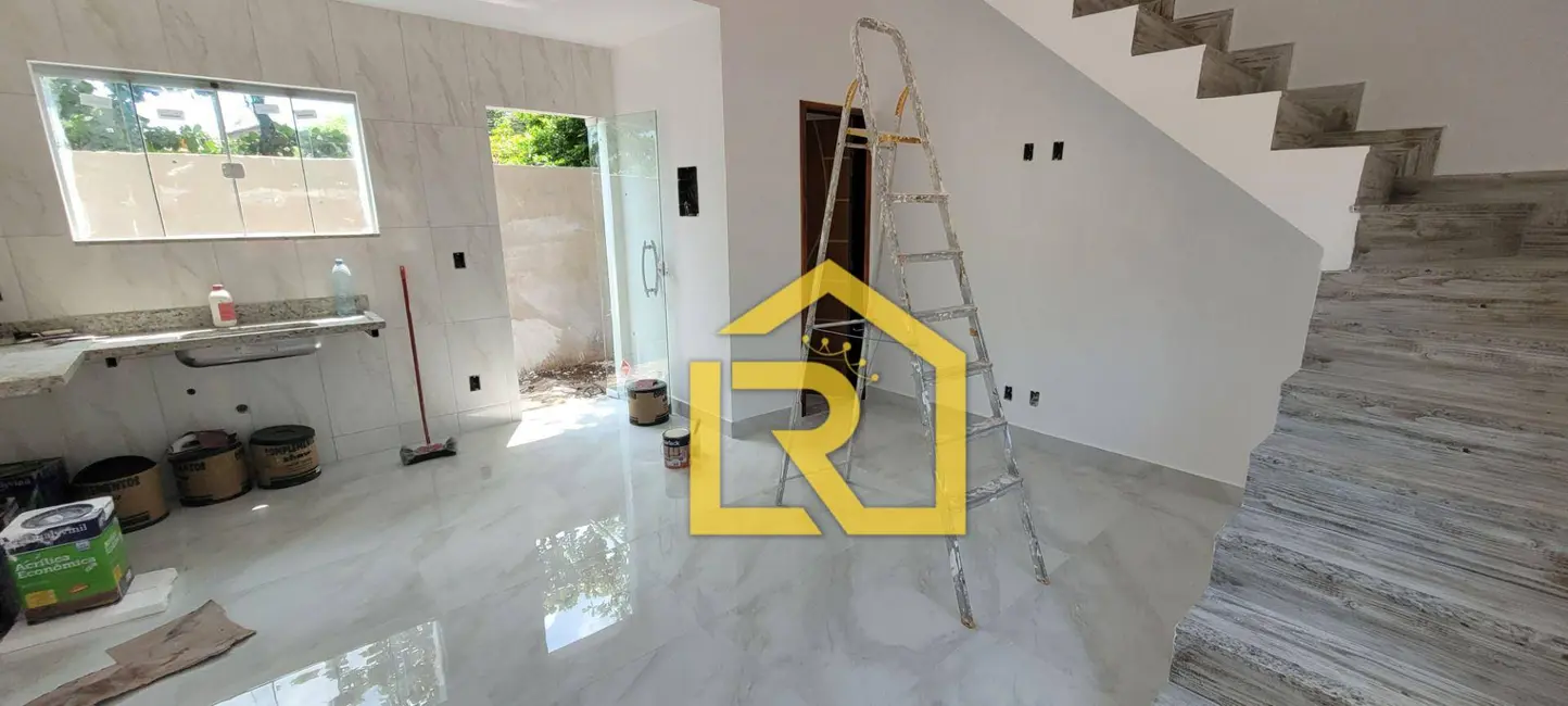 Foto 2 de Casa com 2 quartos à venda, 75m2 em Rio Das Ostras - RJ