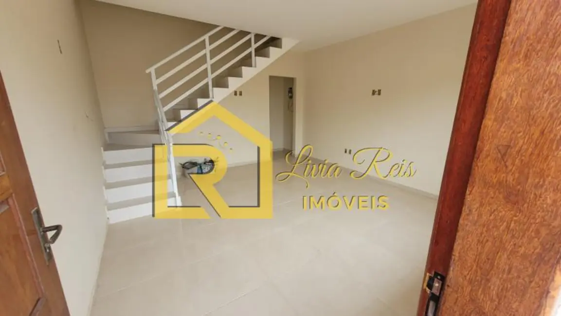 Foto 3 de Casa com 2 quartos à venda, 95m2 em Rio Das Ostras - RJ