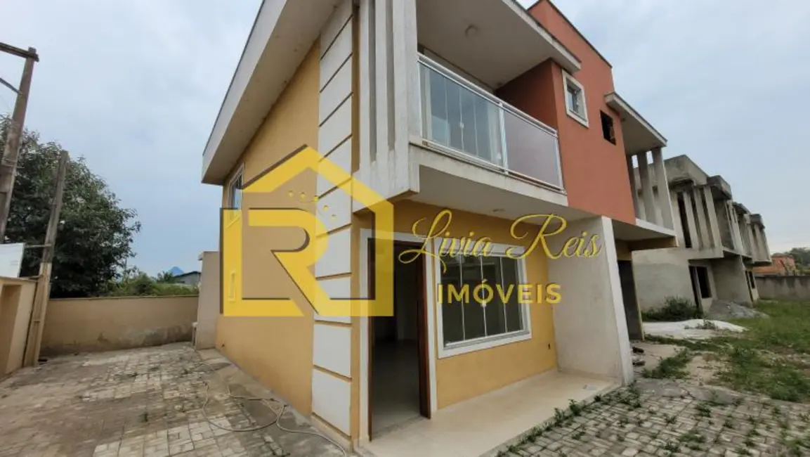 Foto 2 de Casa com 2 quartos à venda, 95m2 em Rio Das Ostras - RJ