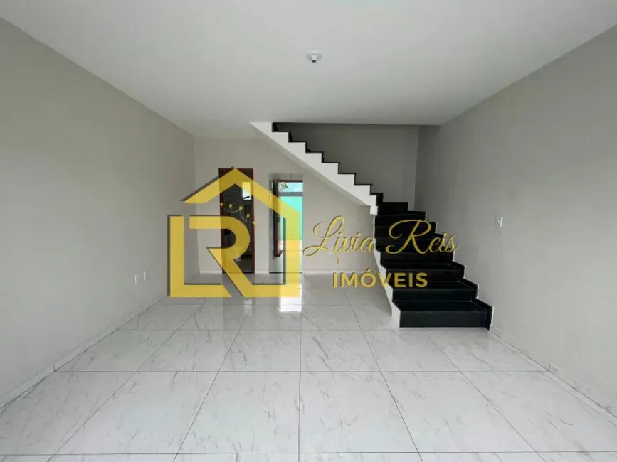 Foto 3 de Casa com 2 quartos à venda, 86m2 em Rio Das Ostras - RJ