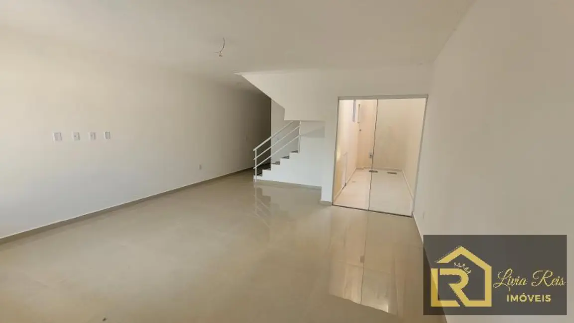 Foto 2 de Casa com 4 quartos à venda, 155m2 em Recreio, Rio Das Ostras - RJ