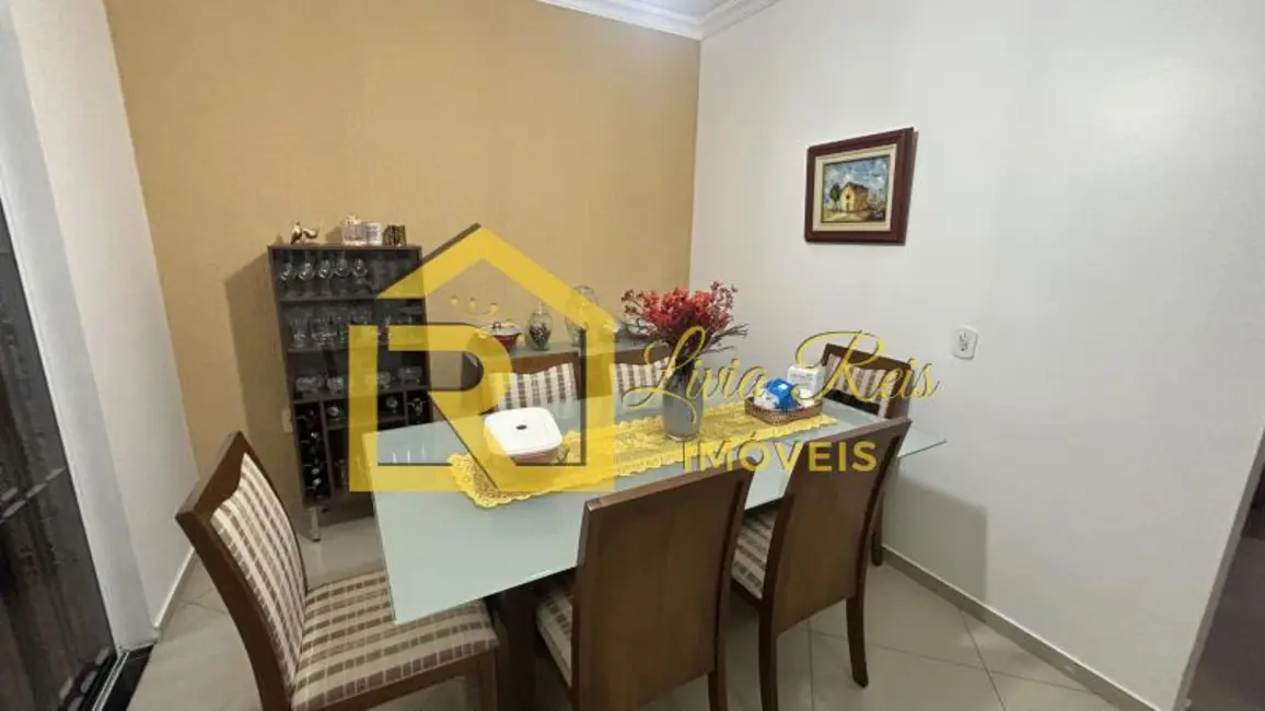 Foto 3 de Casa com 3 quartos à venda, 130m2 em Jardim Mariléa, Rio Das Ostras - RJ