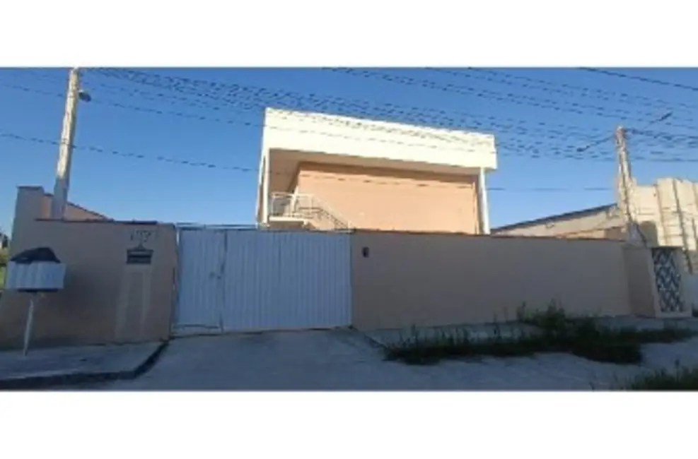 Foto 1 de Casa com 2 quartos à venda, 496m2 em Araruama - RJ