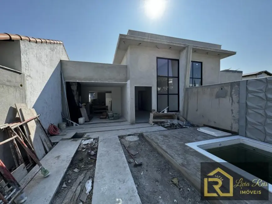 Foto 1 de Casa com 3 quartos à venda em Ouro Verde, Rio Das Ostras - RJ