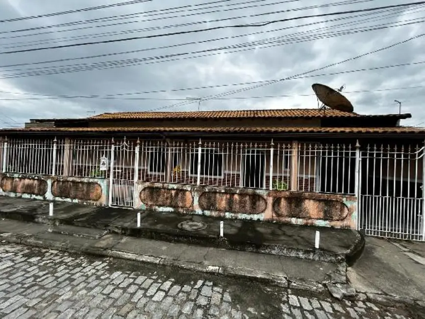 Foto 1 de Casa com 3 quartos à venda, 256m2 em Araruama - RJ