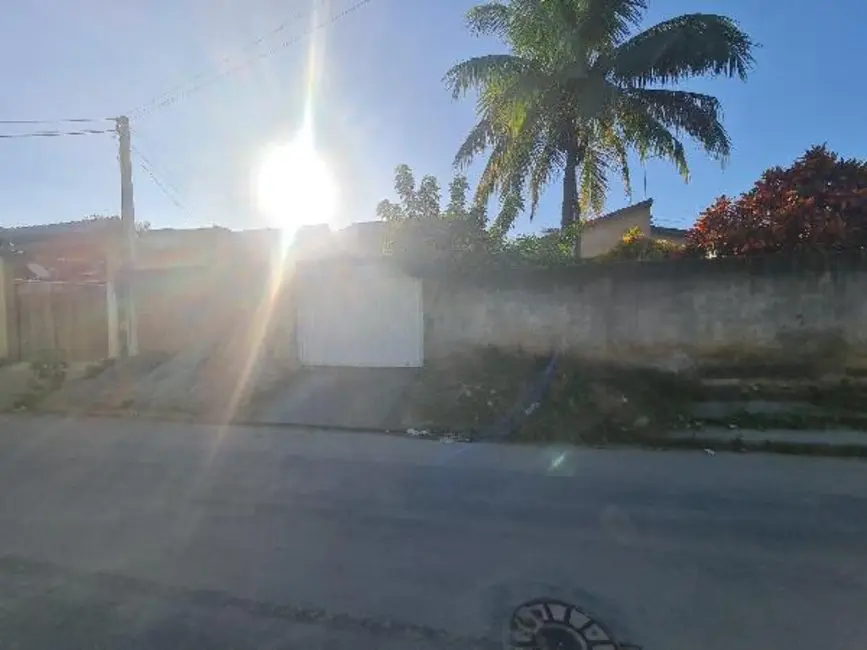 Foto 1 de Casa com 2 quartos à venda, 225m2 em Araruama - RJ