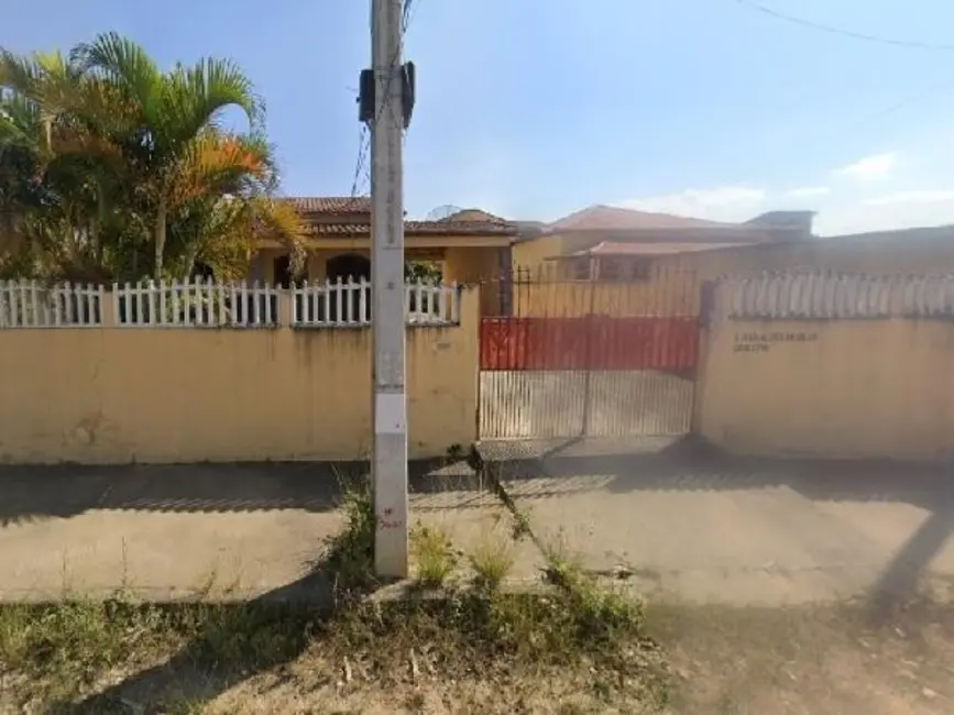 Foto 1 de Casa com 2 quartos à venda, 450m2 em Araruama - RJ