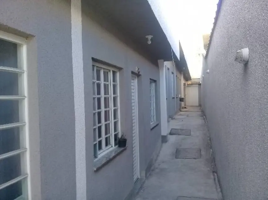 Foto 1 de Casa com 1 quarto à venda, 32m2 em Laranjal, Sao Goncalo - RJ
