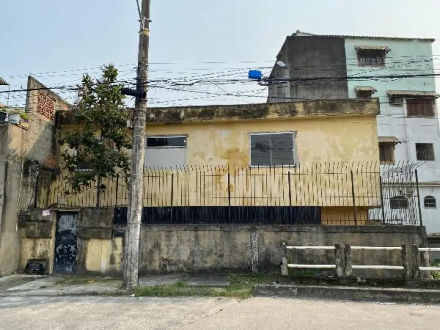 Casa com 3 quartos à venda, 297m2 em Centro, Sao Goncalo - RJ - imagem 1 Foto 1 de Casa com 3 quartos à venda, 297m2 em Centro, Sao Goncalo - RJ