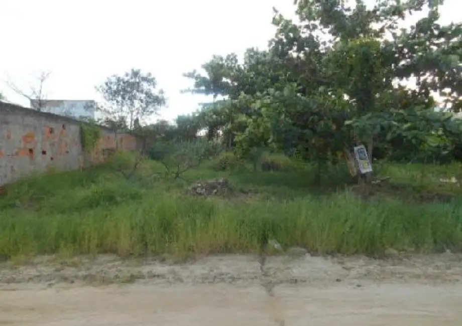 Foto 1 de Terreno / Lote com 1 quarto à venda, 490m2 em Araruama - RJ