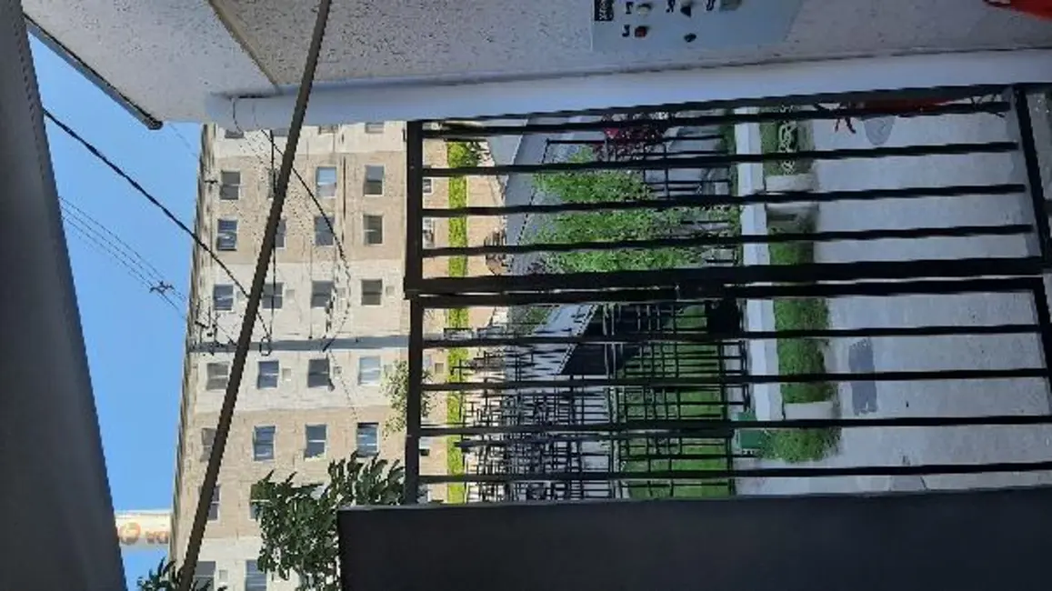 Foto 1 de Apartamento com 2 quartos à venda, 45m2 em Monjolos, Sao Goncalo - RJ