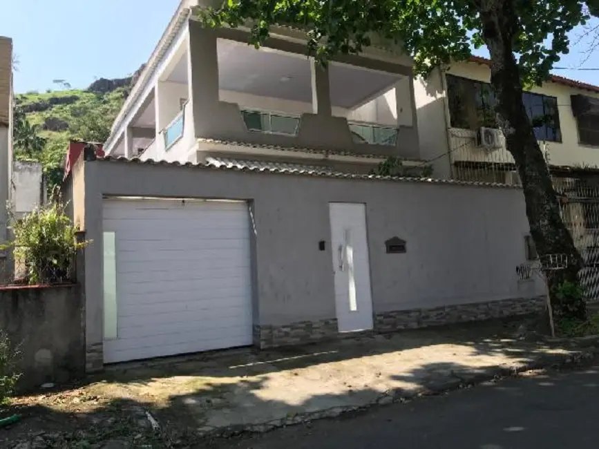 Casa com 3 quartos à venda, 230m2 em Vila Kosmos, Rio De Janeiro - RJ - imagem 1 Foto 1 de Casa com 3 quartos à venda, 230m2 em Vila Kosmos, Rio De Janeiro - RJ