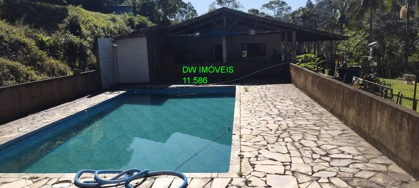 Foto 1 de Sítio / Rancho com 3 quartos à venda, 250m2 em Juquitiba - SP