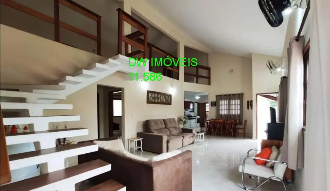 Casa com 3 quartos à venda, 170m2 em Peruibe - SP - imagem 8 Foto 8 de Casa com 3 quartos à venda, 170m2 em Peruibe - SP