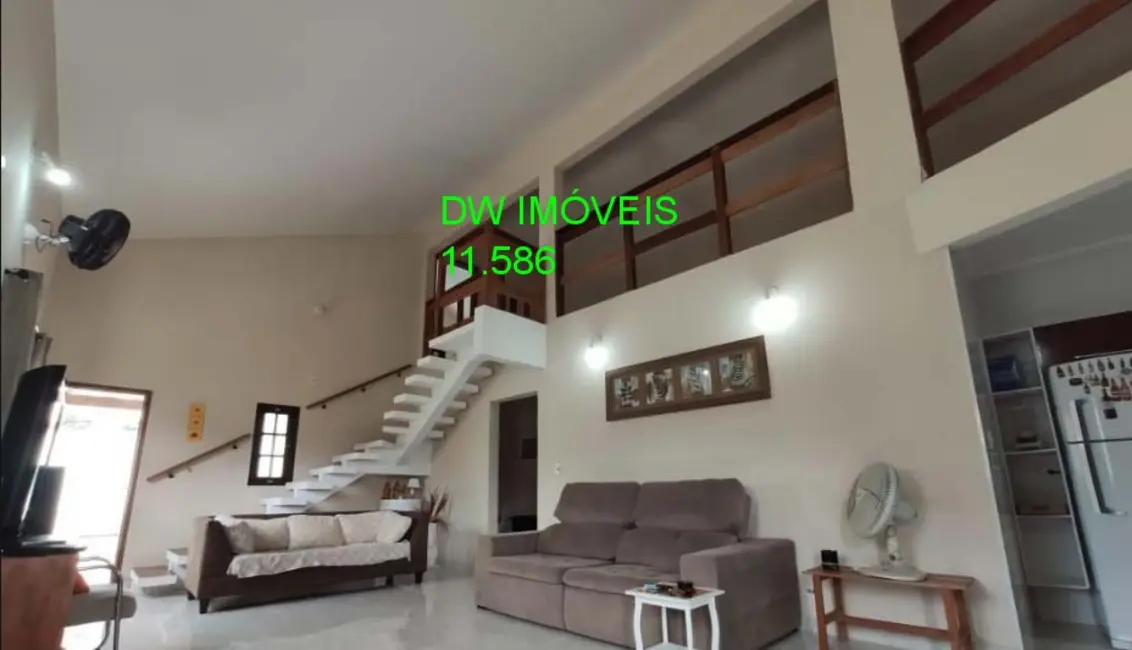 Foto 2 de Casa com 3 quartos à venda, 170m2 em Peruibe - SP