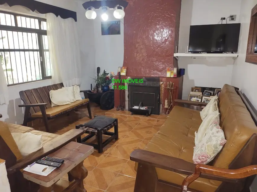 Sítio / Rancho com 6 quartos à venda, 300m2 em Centro, Juquitiba - SP - imagem 9 Foto 9 de Sítio / Rancho com 6 quartos à venda, 300m2 em Centro, Juquitiba - SP